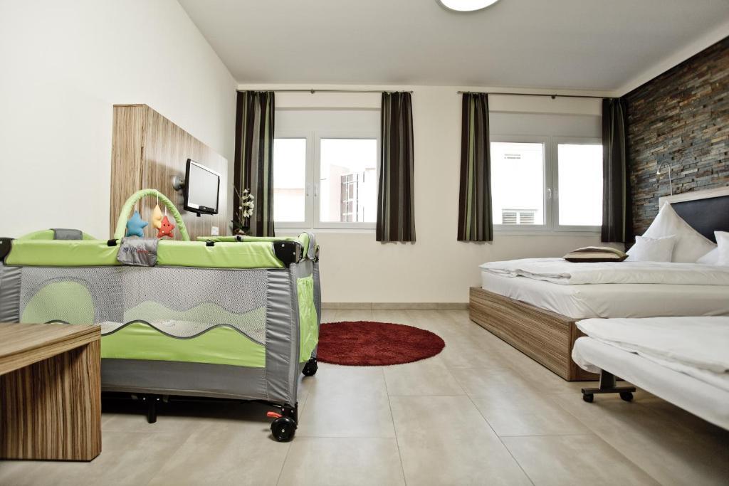 Hotel Maxis - Digitaler Self-Check-In - คาร์ลสบาด ภายนอก รูปภาพ